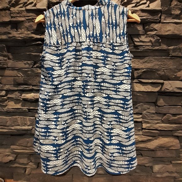 COOL FISH !! - NWOT ALFANI Petite Size 8P - 10 Blue White Fish swimming top - Picture 8 of 8